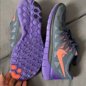 Women’s Nike sneakers